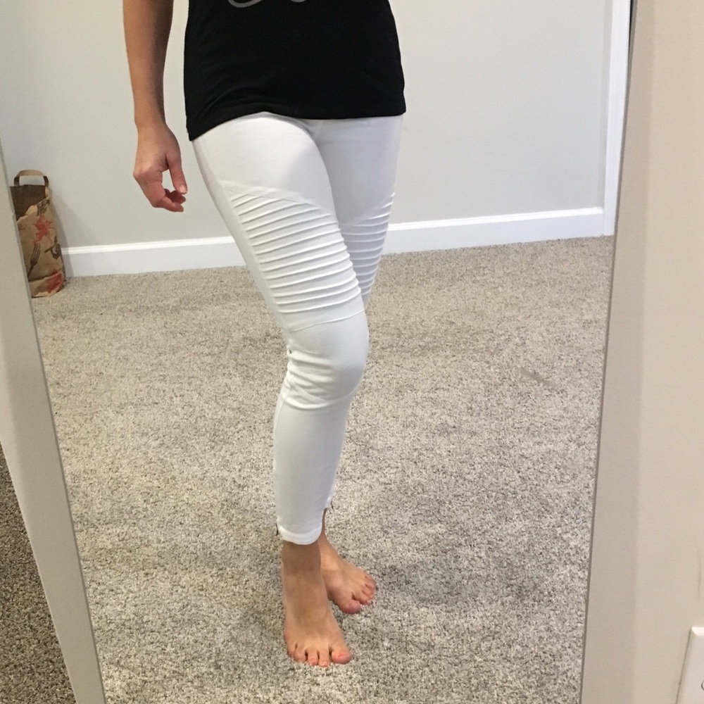 ⚡️⚡️ SOLD⚡️⚡️Grace & lace moto jeggings